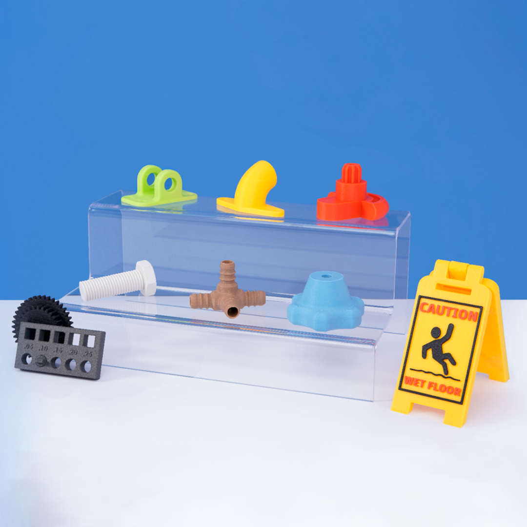 Imagem com algumas impressões em 3D com o filamento PA6 GF da Bambu Lab